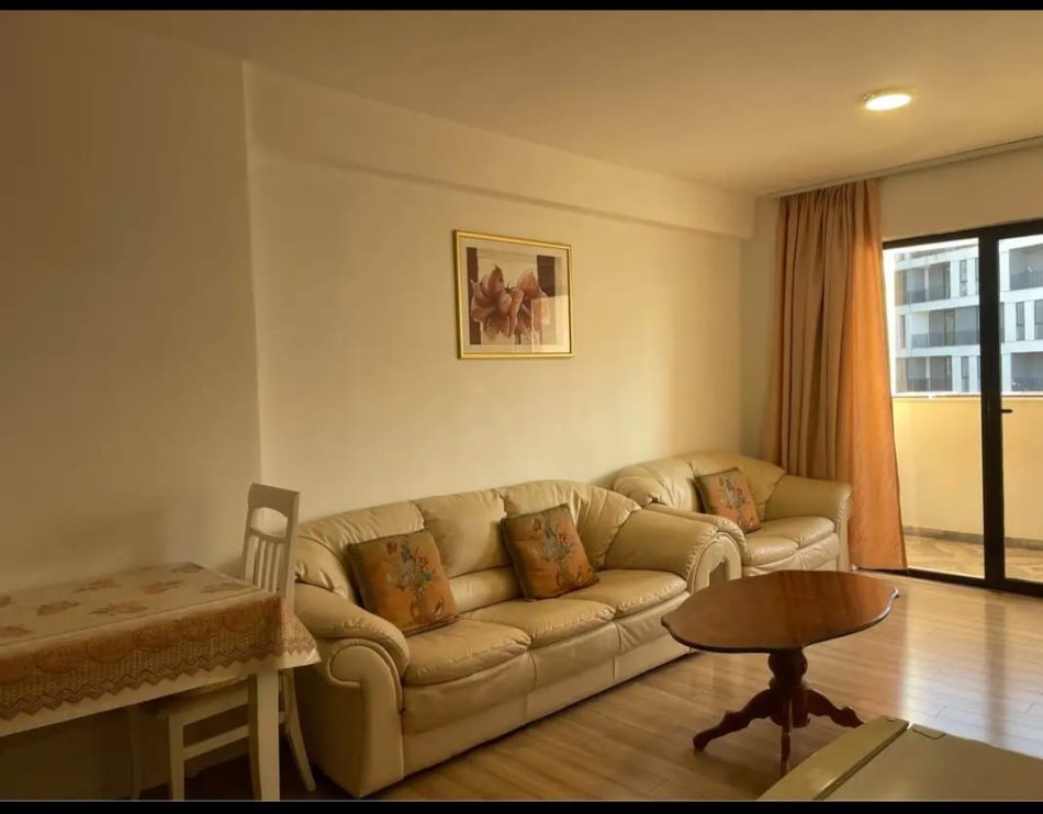 Tirane, shitet apartament 3+1+Ballkon Kati 3, 127 m² 206.000 € (Rruga 5 maji)