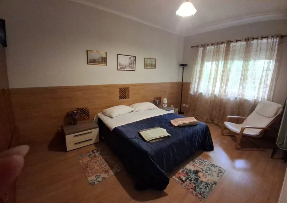 Tirane, jepet me qera apartament 1+1 Kati 0, 65m² 30 €