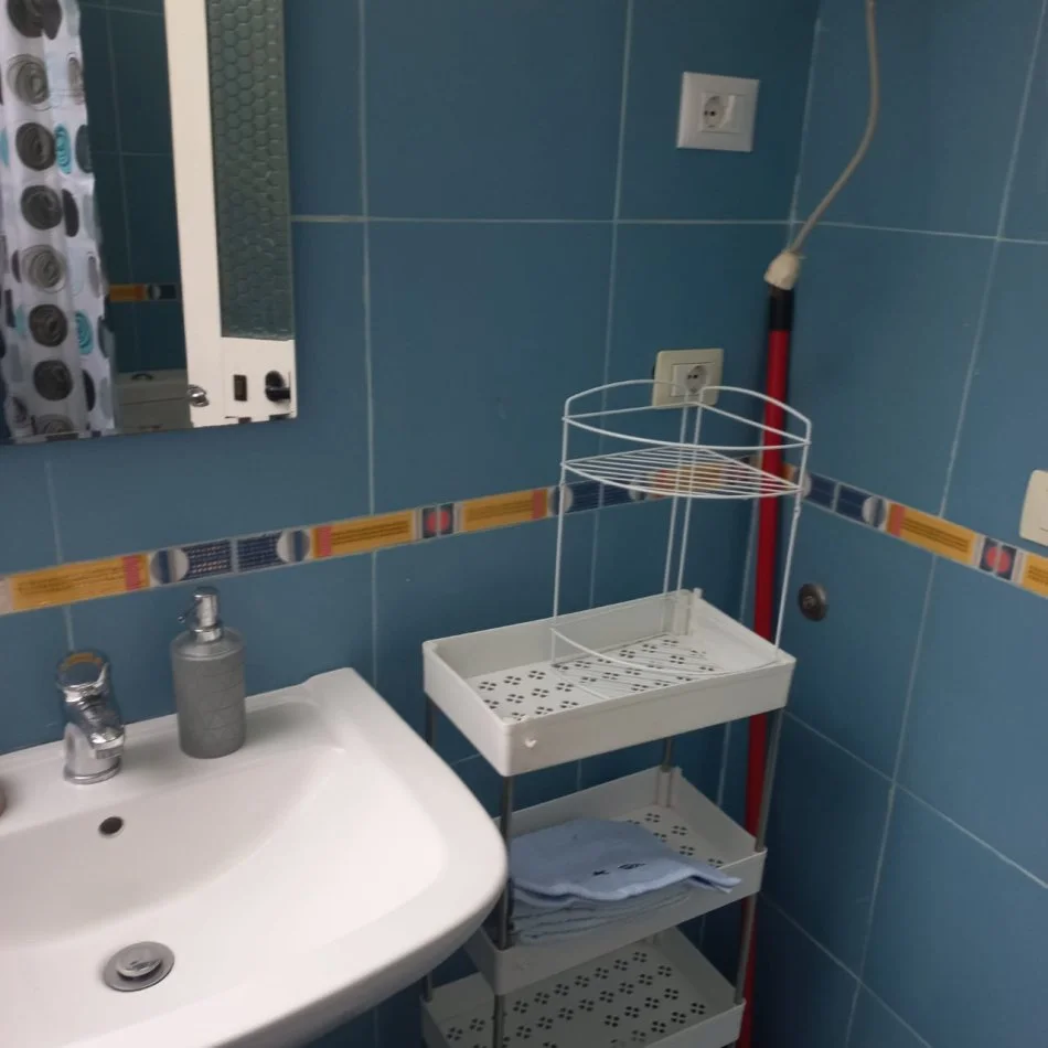 Tirane, jepet me qera apartament  1+1 Kati 2, 70 m² 600 €