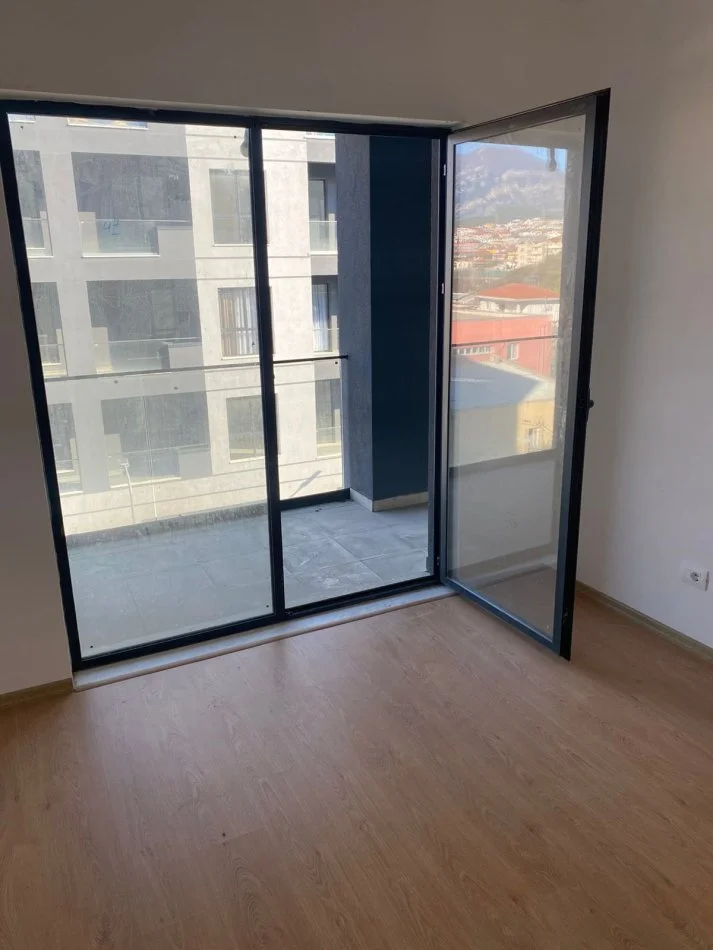 Tirane, shitet apartament 1+1 Kati 4, 1 m² 