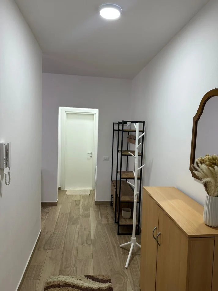 Jepet me qera apartament 2+1 Kati 7, 84 m² 400 € (Univers City)
