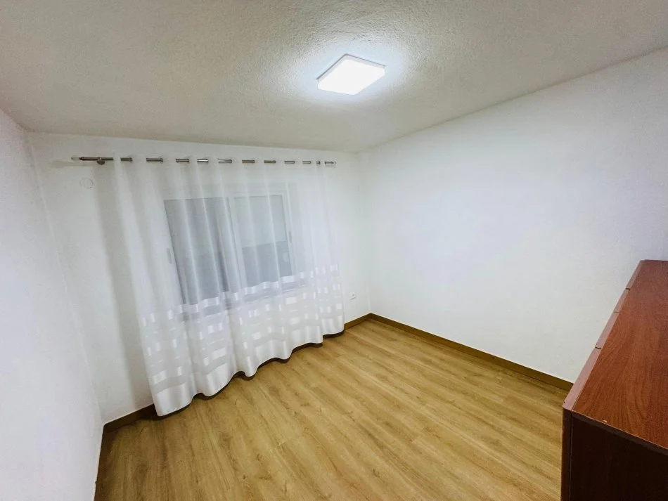 Shkoder, shitet apartament 2+1+Ballkon , 75 m² 88.000 € 