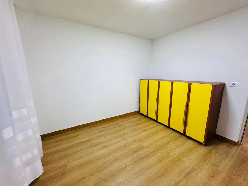 Shkoder, shitet apartament 2+1+Ballkon , 75 m² 88.000 € 