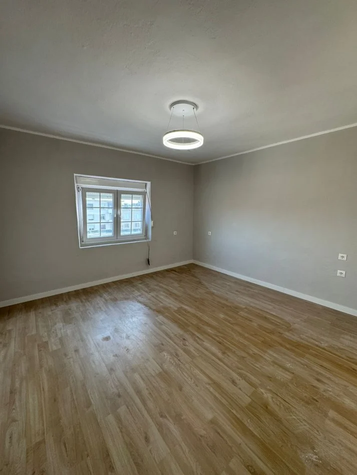 Shkoder, shitet 1+1+Ballkon Kati 5, 57 m² 64.500 € 