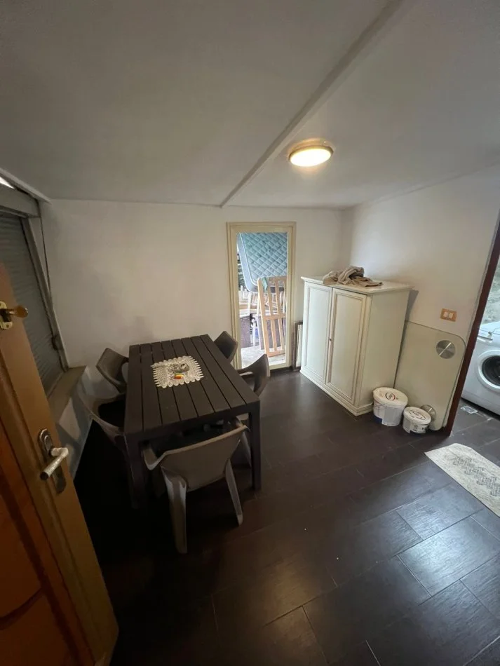 Tirane, jepet me qera apartament 3+1 Kati 6, 90 m² 600 € (Perball Inxhinierise Ndertimit,tek 21 Dhjetori, Tirane.)