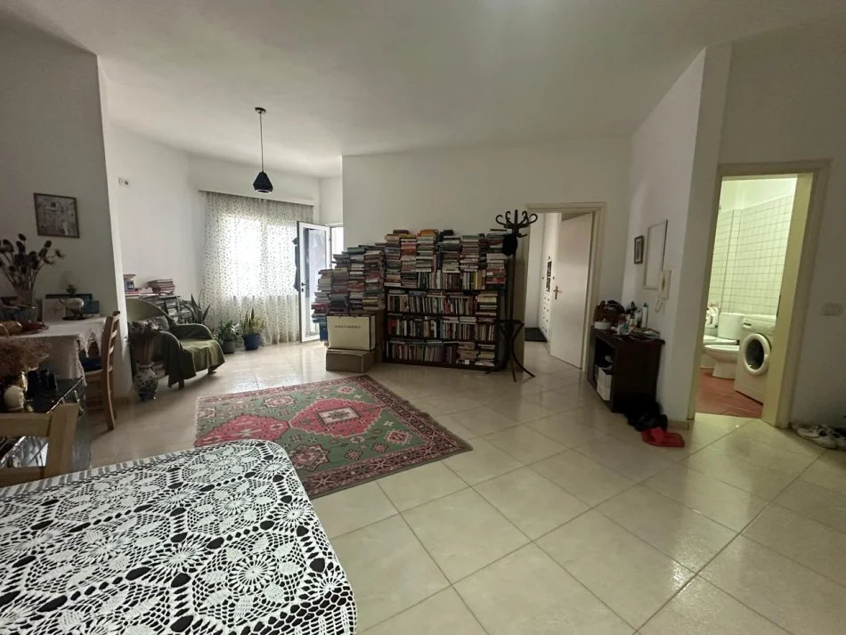 Tirane, shitet apartament 1+1 Kati 4, 68 m² 98.000 € (FRESK)