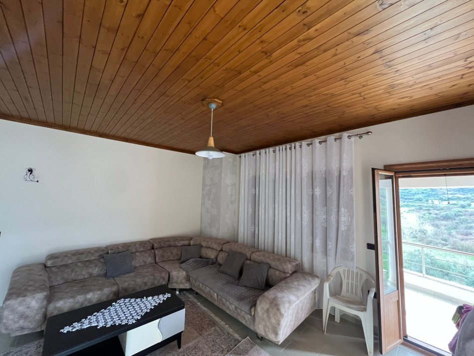 Vlore, jepet me qera Vile 2+1+Ballkon Kati 3, 350 € 