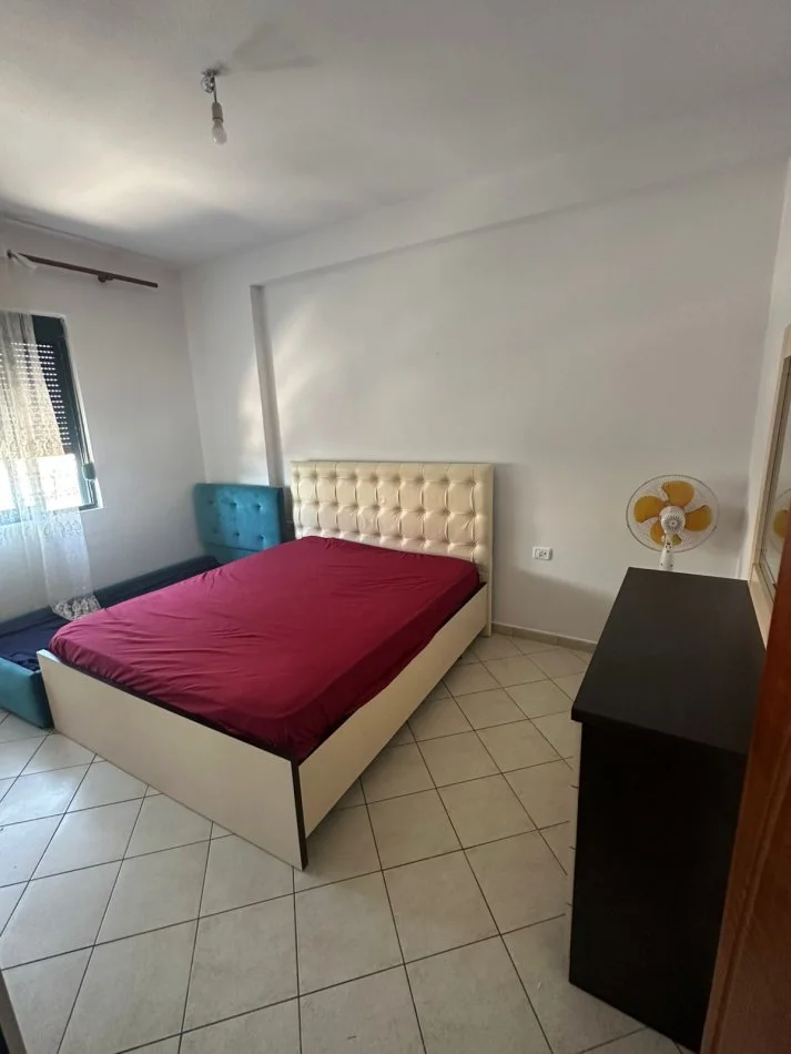 Tirane, shitet apartament 1+1 , 62 m² 85.000 € (Kombinat)