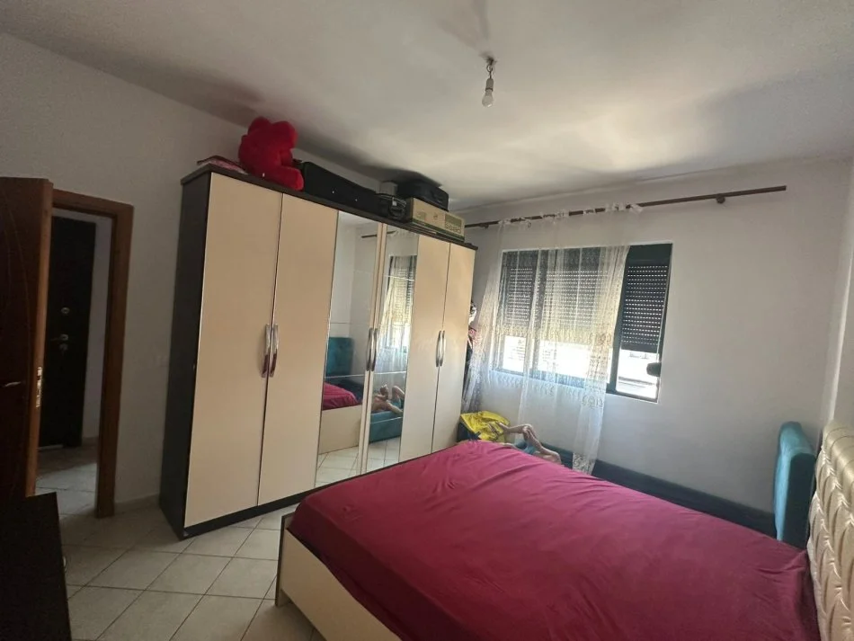 Tirane, shitet apartament 1+1 , 62 m² 85.000 € (Kombinat)