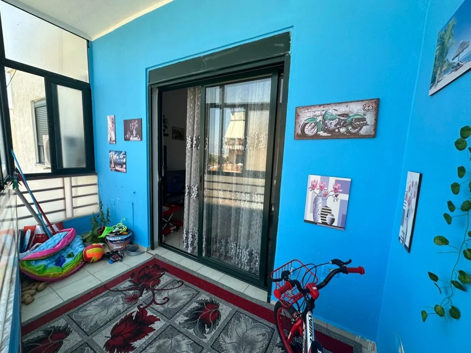 Tirane, shitet apartament 1+1 , 62 m² 85.000 € (Kombinat)