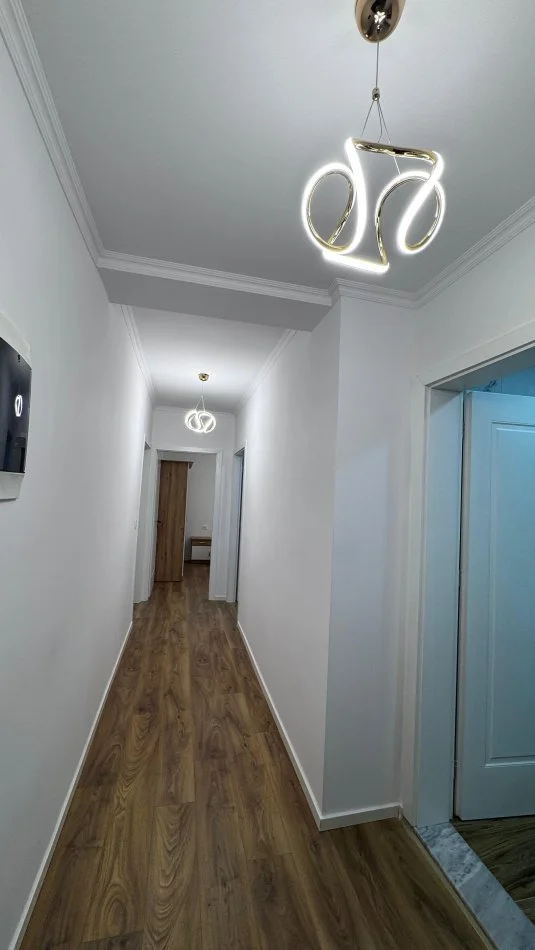 Tirane, shitet apartament 2+1+Ballkon Kati 5, 64 m² 137.000 € (Don Bosko)