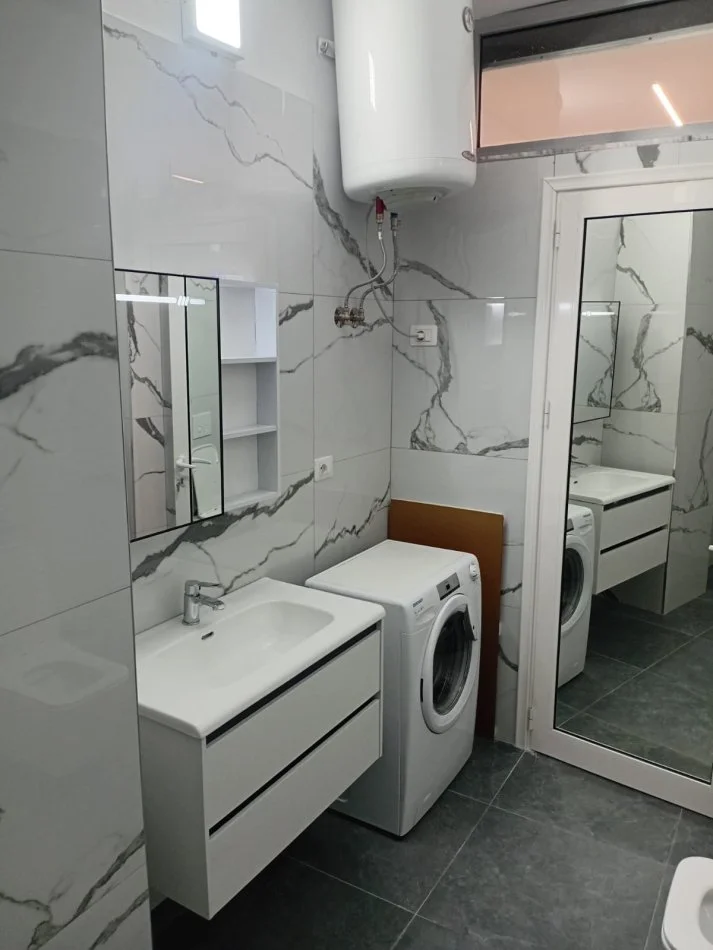 Vlore, shitet apartament 1+1+Ballkon Kati 9, 67 m² 