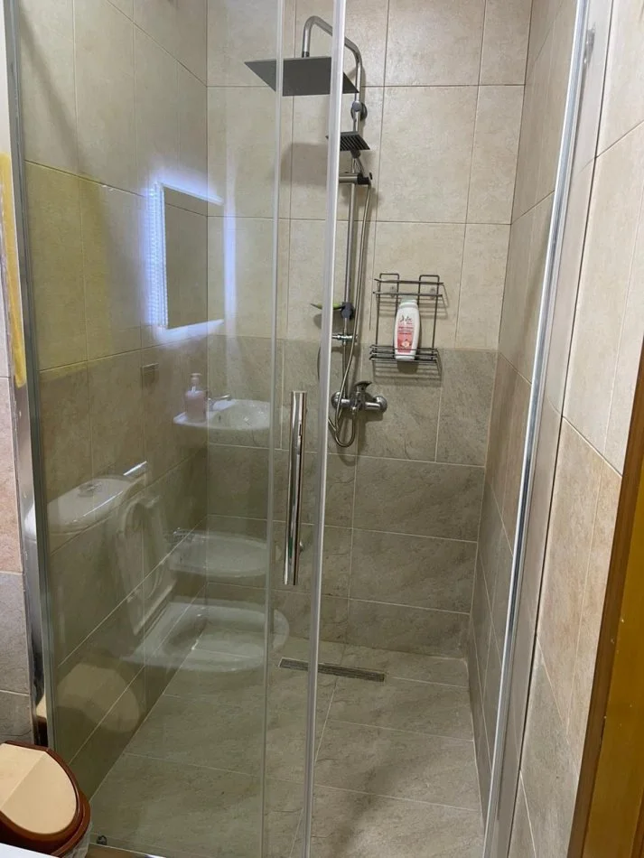 Tirane, jepet me qera apartament 2+1+Aneks+Ballkon Kati 7, 90 m² 820 € (Rruga Margarita Tutolani)