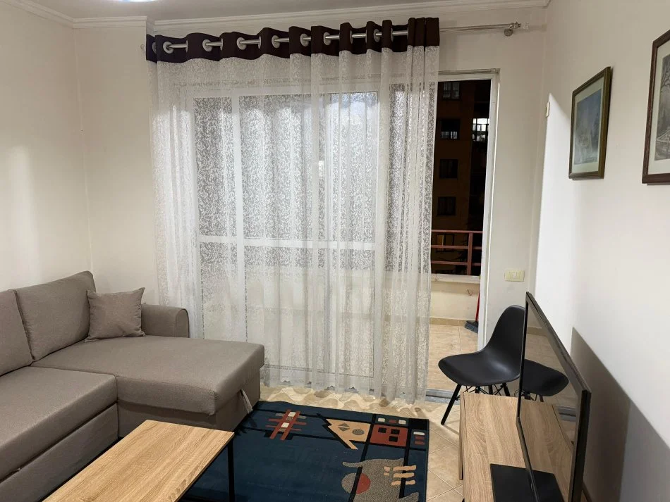 Tirane, jepet me qera apartament 1+1+Aneks+Ballkon Kati 5, 65 m² 40.000 € (Rruga Tre Dëshmorët)