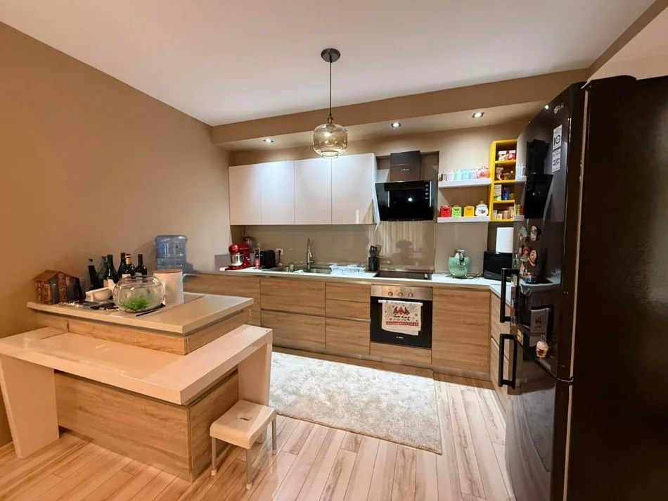 Tirane, shitet apartament 1+1+Aneks+Ballkon Kati 4, 99 m² 435.000 € (Qytet Studenti)