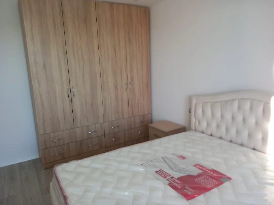Tirane, jepet me qera Vile 1+1 Kati 2, 70 m² (Rruga Jordan Misja, Mbrapa Lavazh 007)