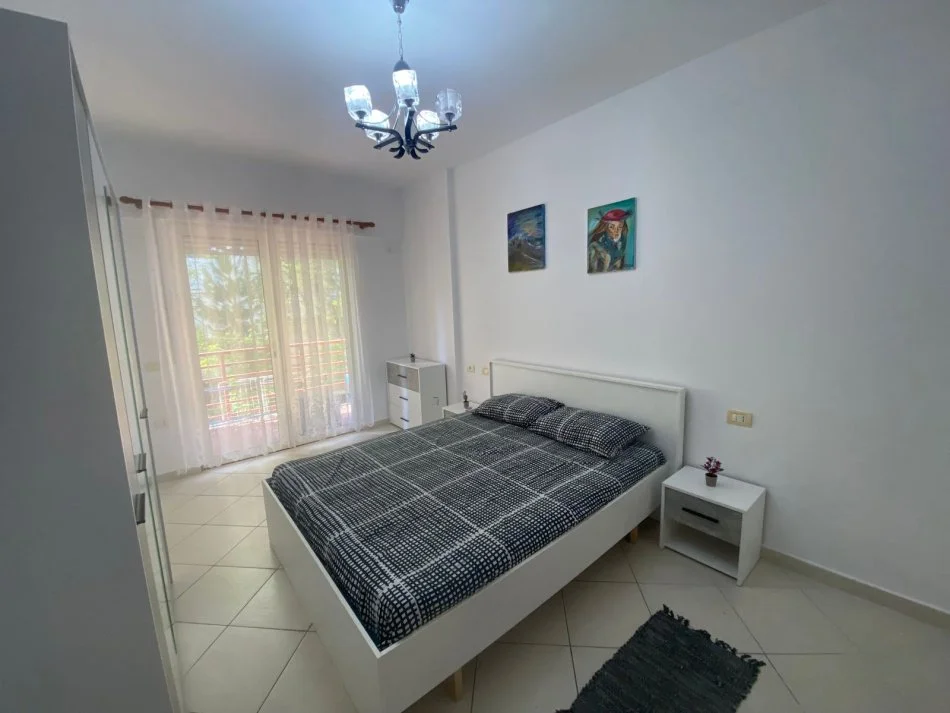 Tirane, jepet me qera apartament 1+1+Aneks+Ballkon Kati 3, 71 m² 50.000 € (Rruga Hamdi Sina)