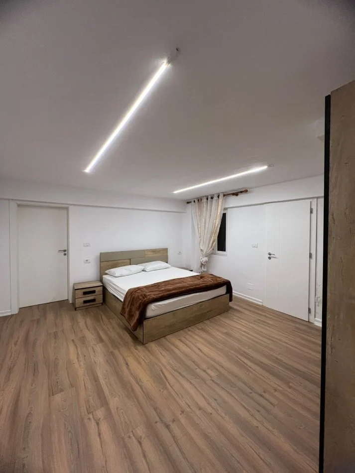 Shqiperi, jepet me qera apartament 2+1 Kati 1, 60 m² 350 €