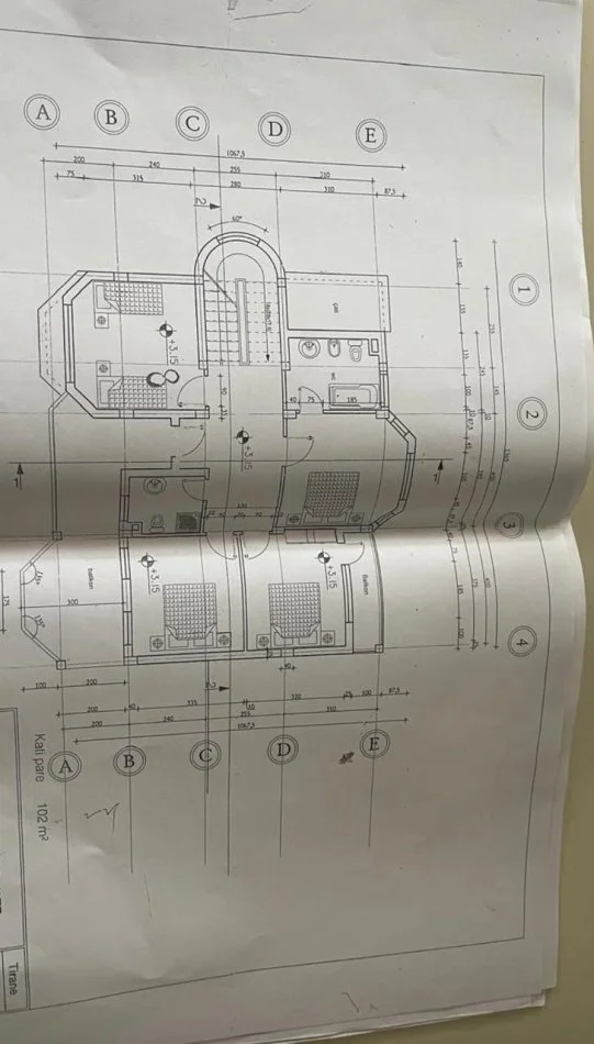 VILË LUKSOZE 3-KATËSHE ME PISHINË PËR SHITJE – Bërzhitë