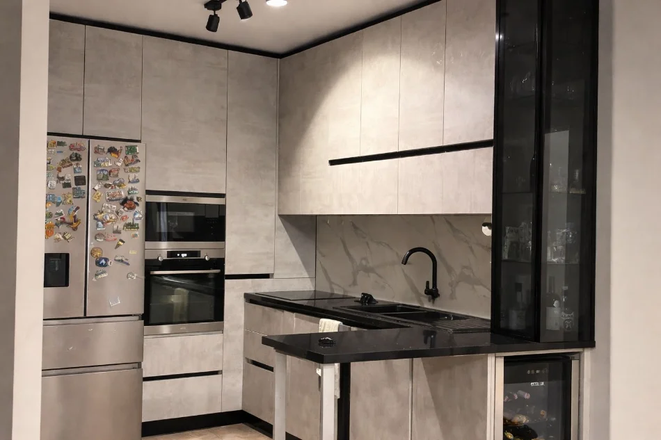 Tirane, shitet apartament 2+1+Ballkon Kati 4, 112 m² 230.000 € (Yzberisht)