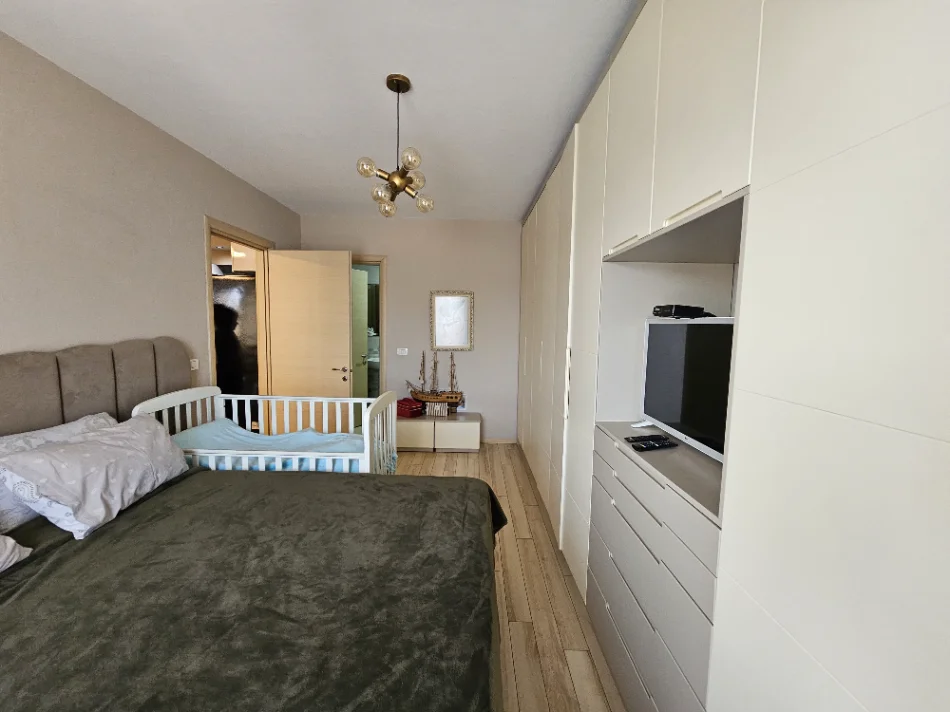 Tirane, shitet apartament 2+1 Kati 5, 98 m² 223.000 € (Qytet Studenti)