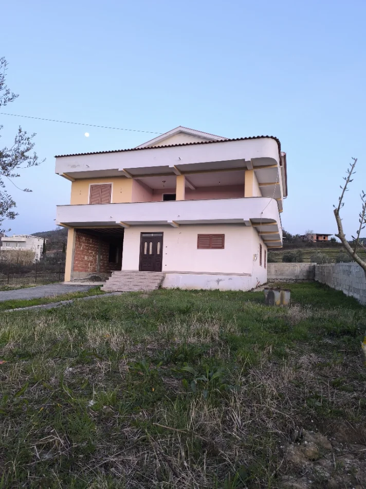 Shqiperi, shitet , (Marikaj,Vorë)