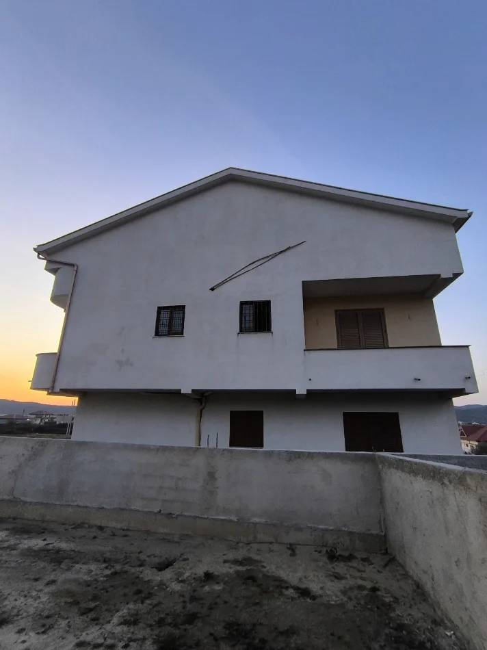 Shqiperi, shitet , (Marikaj,Vorë)