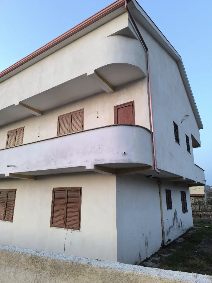 Shqiperi, shitet , (Marikaj,Vorë)