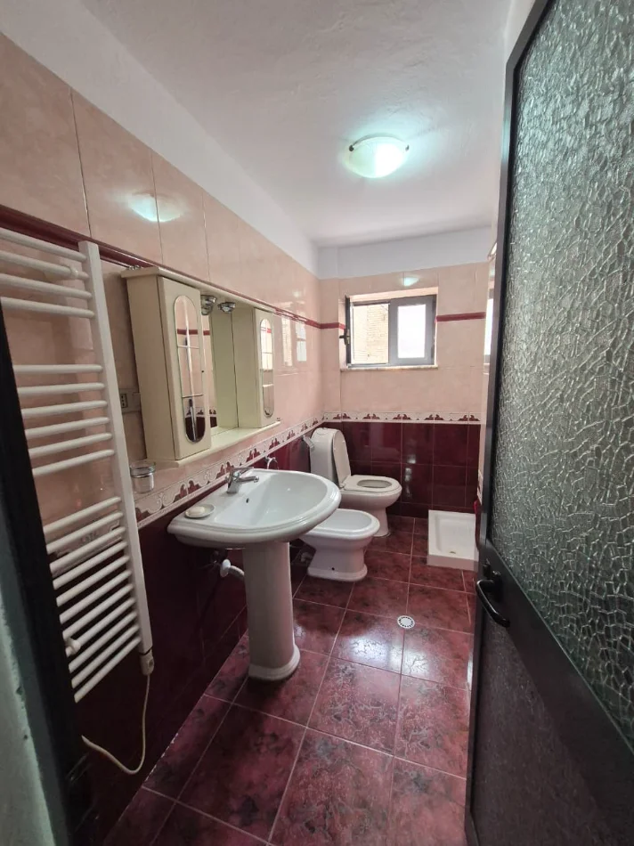 Shitet 2+1+ballkon, 189.900 Shkolla Baletit (Rruga Pjeter Budi)