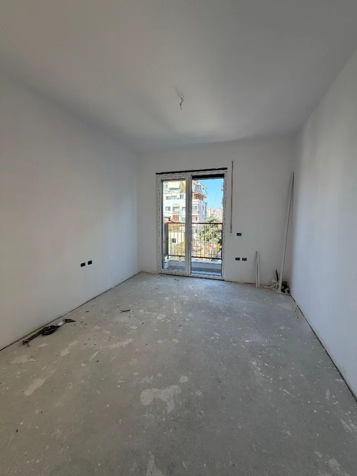 Shitet Apartament 2+1 – Ali Demi, Tregu Elektrik