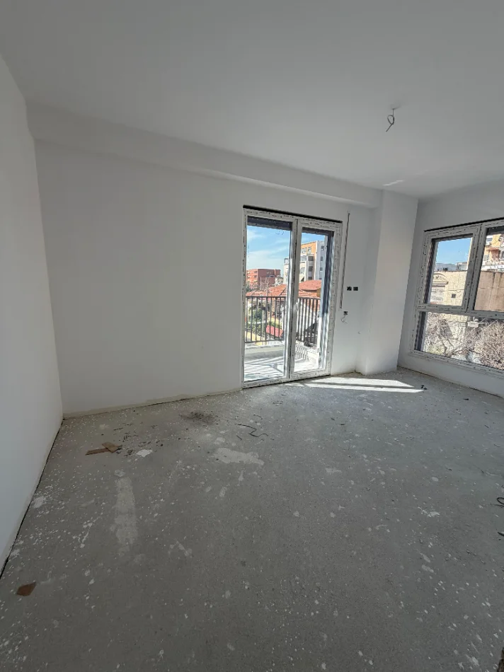 Shitet Apartament 2+1 – Ali Demi, Tregu Elektrik