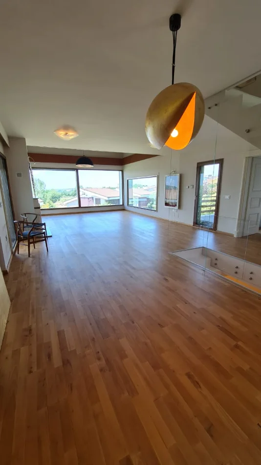 Vilë për shitje – Long Hill 1, pranë TEG