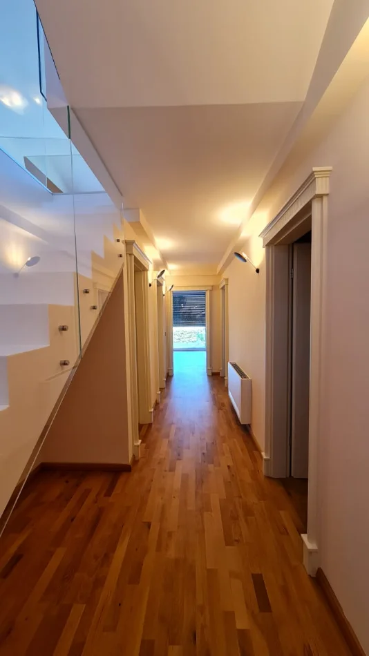 Vilë për shitje – Long Hill 1, pranë TEG