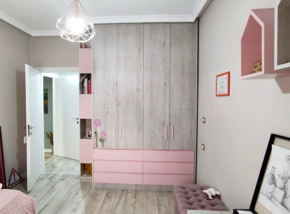 Tirane, jepet me qera apartament 2+1+Ballkon Kati 1, 99 m² 600 € (Kopshti Botanik)