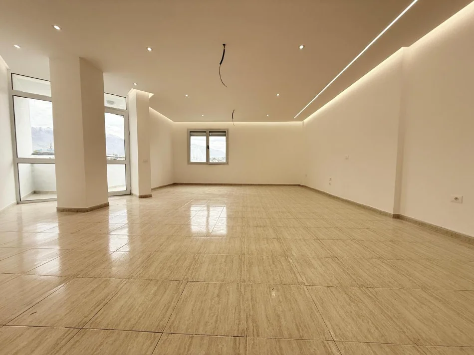 Tirane, shitet apartament 3+1 Kati 3, 173 m² 400.000 € (Rruga e Elbasanit)