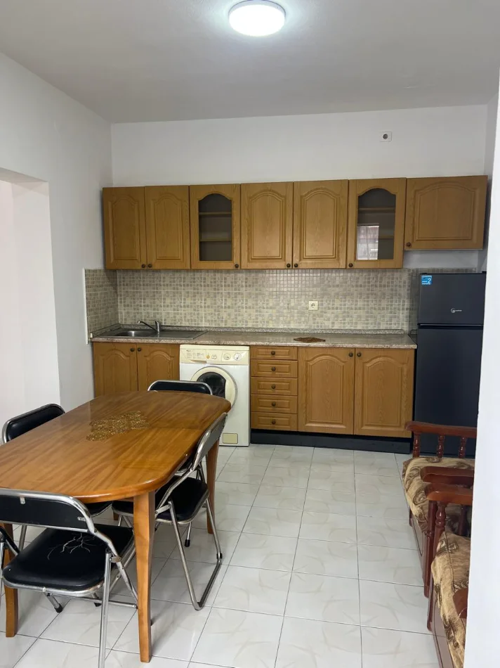 Tirane, shitet apartament 1+1 Kati 5,Sipërfaqe 60.85 m²,Çmimi 140.000 € (Pas Ambasadës Amerikane, Rruga Elbasanit ,Tiranë)