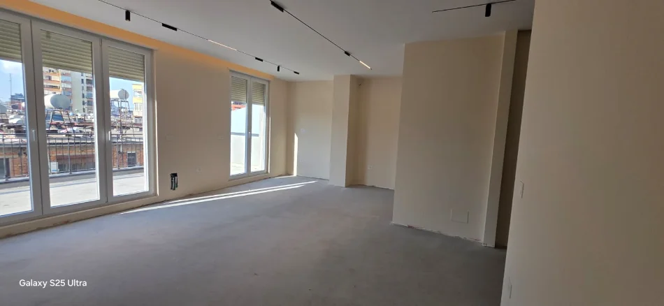 Tirane, shitet apartament+verande | Penthouse 2+1+Aneks+Ballkon Kati 4, 142 m² 