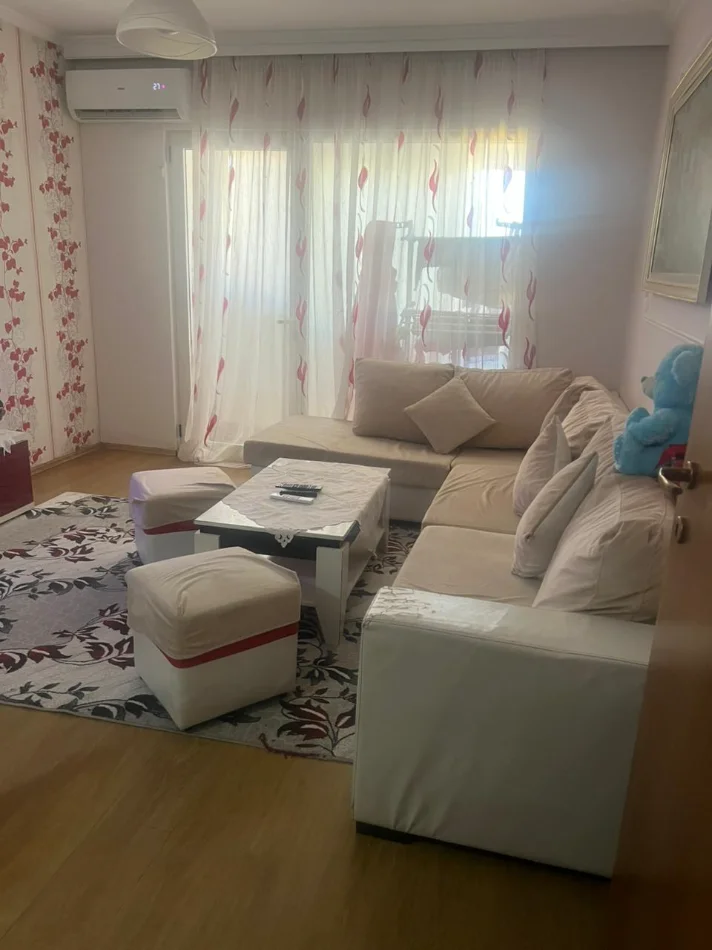 Tirane, jepet me qera apartament 1+1+Ballkon Kati 7, 62 m² 450 € (Muhamed Deliu)
