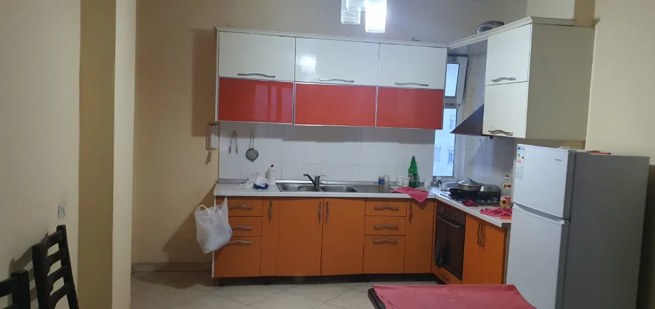 Tirane, shitet nga Pronari, pa-komision apartament 2+1+Ballkon Kati 6, 95 m² 135.000 € (kthesa e kamzes)