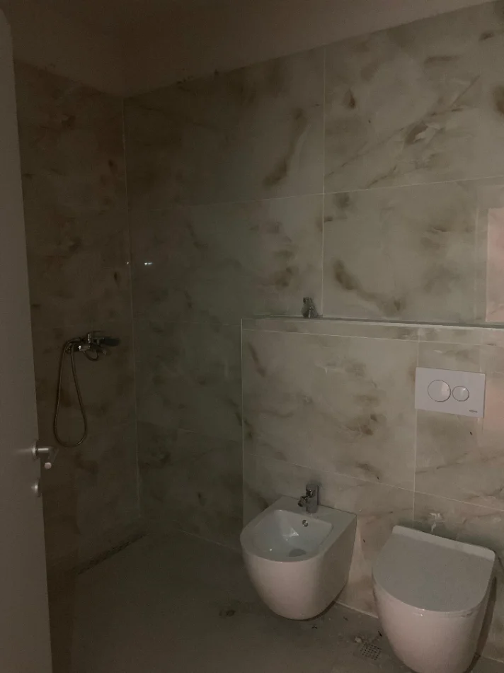 Tirane, shitet apartament 1+1+Ballkon Kati 2, 72 m² 110.500 € (Yzberisht, prane KMY)