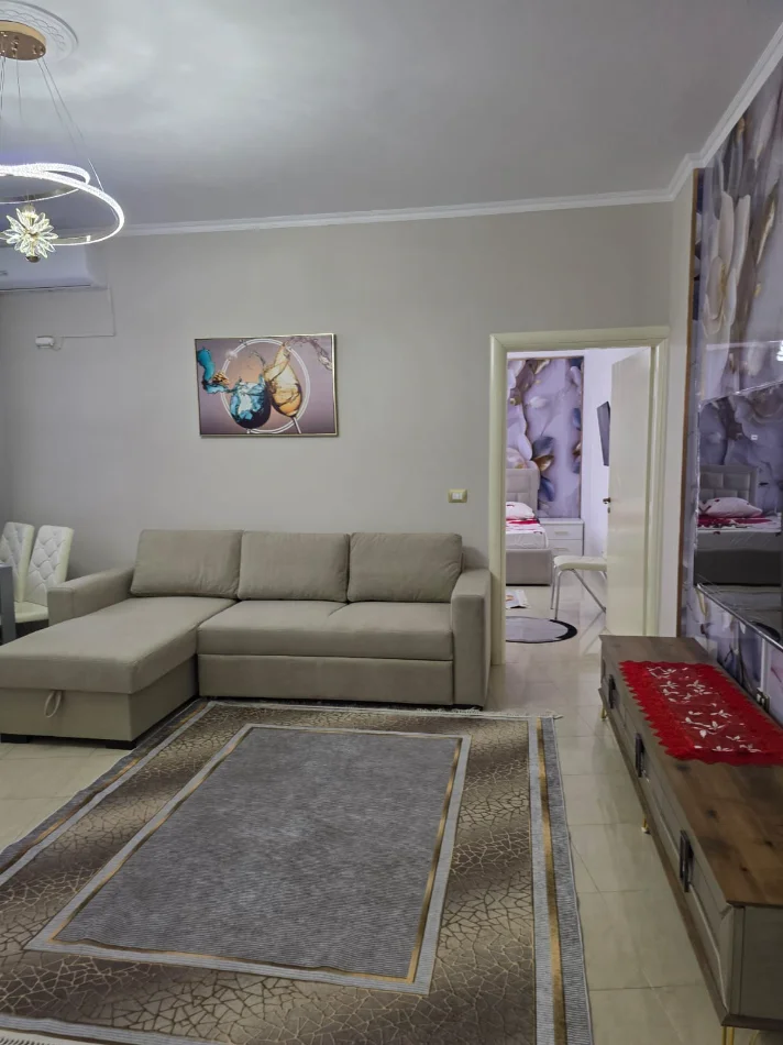 Vlore, jepet me qera apartament 2+1+Ballkon Kati 4, 500 € 