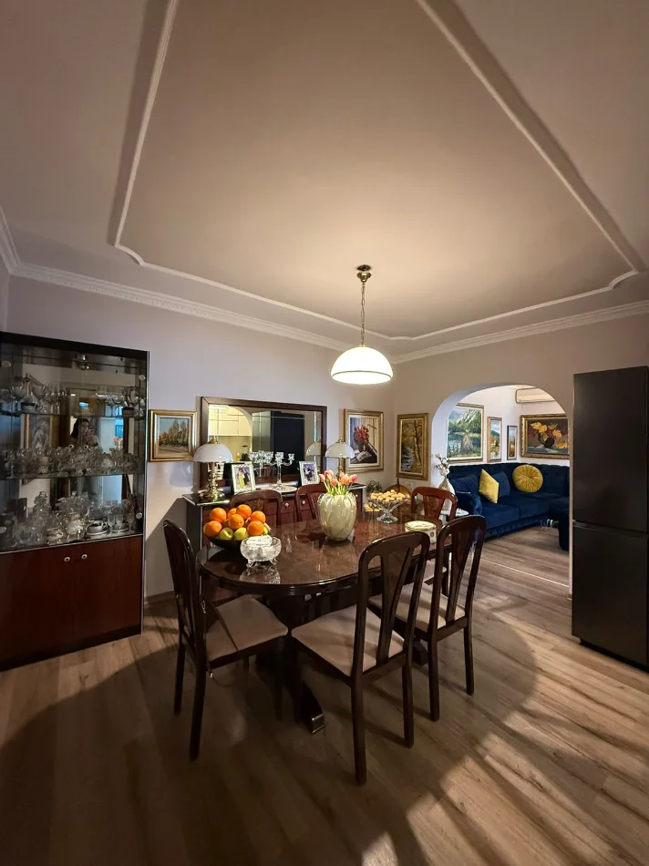 Tirane, shitet apartament 2+1+Ballkon Kati 4, 104 m² 