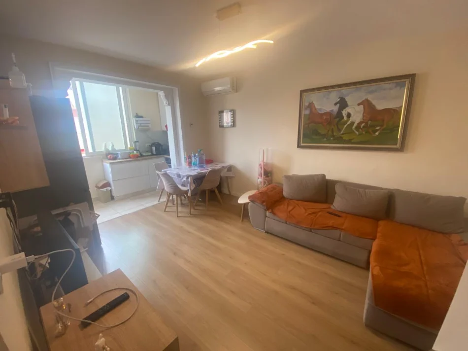 Tirane, shes apartament 1+1 Kati 4, 49 m² 12.000.000 € (Hurry fultz)