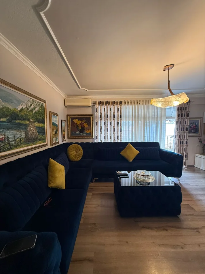 Tirane, shitet apartament 2+1+Ballkon Kati 4, 104 m² 