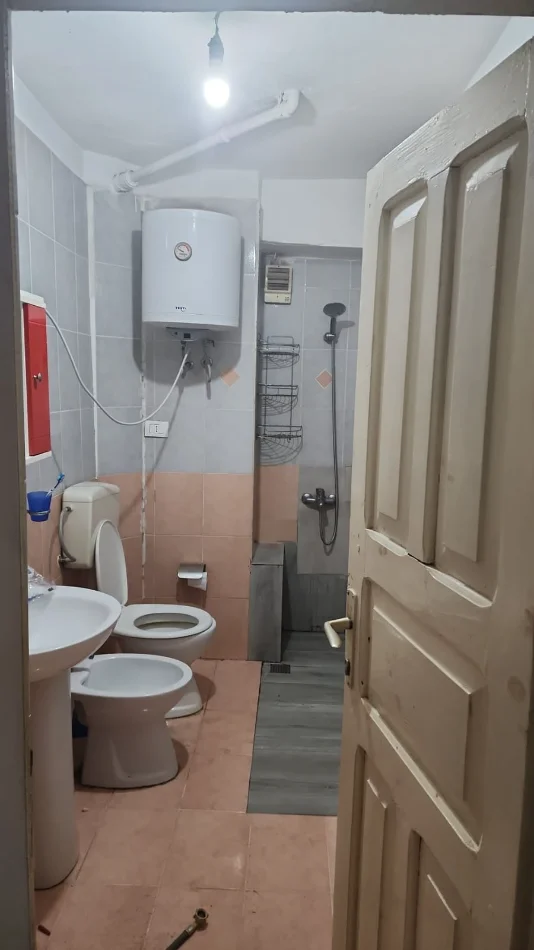 Tirane, shitet garsonier 1+1 Kati 2, 28 m² 69.000 € (Rruga e Elbasanit)