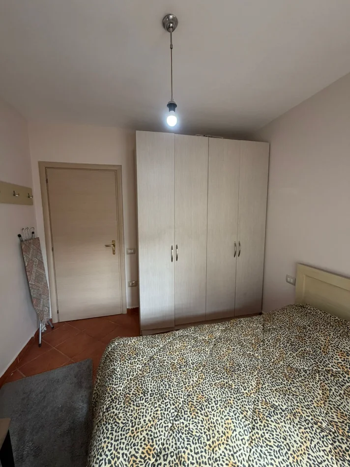 Tirane, jepet me qera apartament 1+1+Aneks+Ballkon Kati 2, 64 m² 470 € (Rruga Frosina Plaku pranë Hotel Mondial)