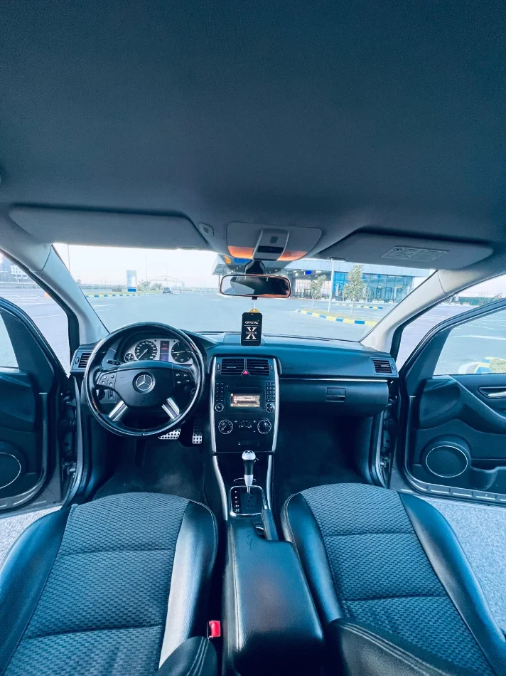 Durres, shes makine Mercedes Benz B Class Nafte, gri automatik Kondicioner 218 km 4.300 €