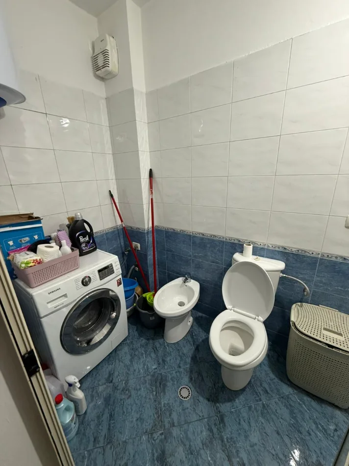 Tirane, jepet me qera apartament 1+1 Kati 8, 76 m²