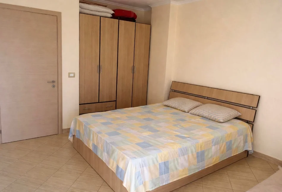Durres, shitet apartament 1+1+Ballkon Kati 4, 75 m² 