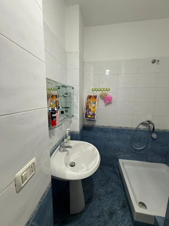 Tirane, jepet me qera apartament 1+1 Kati 8, 76 m²